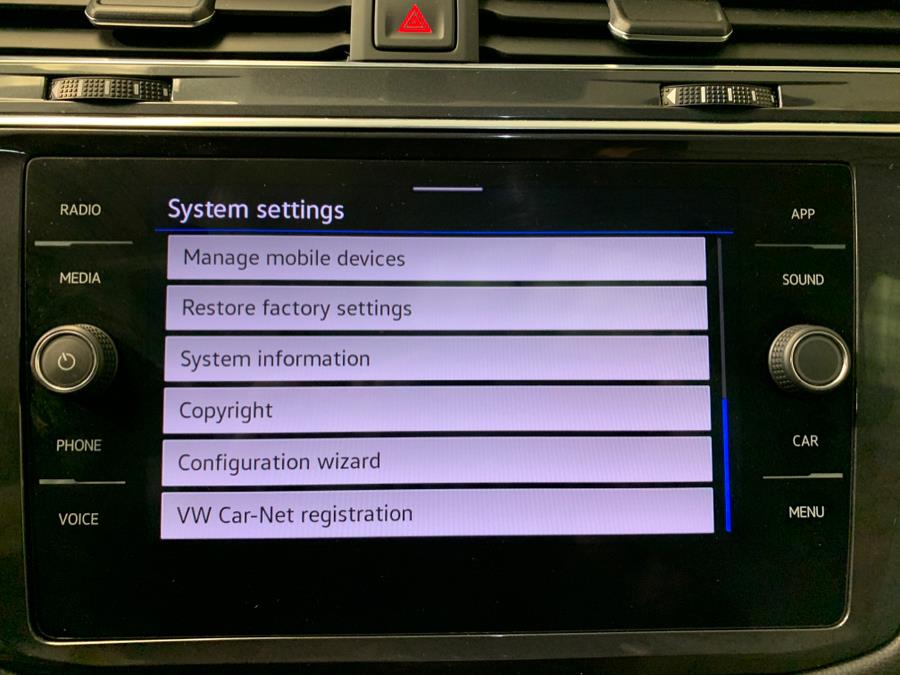 2021 Volkswagen Tiguan 2.0T SE R-Line Black 4MOTION photo