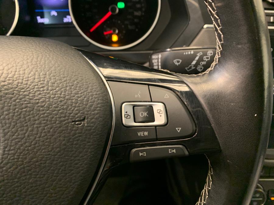 2021 Volkswagen Tiguan 2.0T SE R-Line Black 4MOTION photo