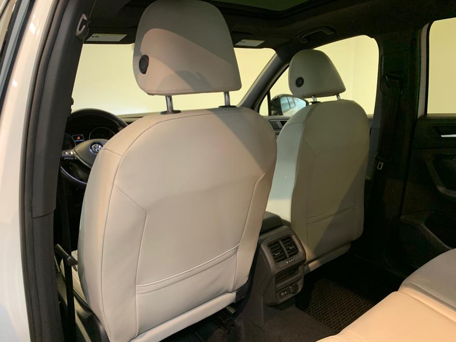 2021 Volkswagen Tiguan 2.0T SE R-Line Black 4MOTION photo
