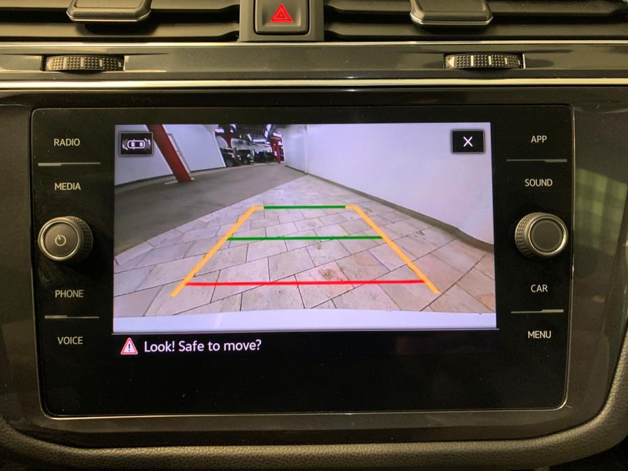 2021 Volkswagen Tiguan 2.0T SE R-Line Black 4MOTION photo