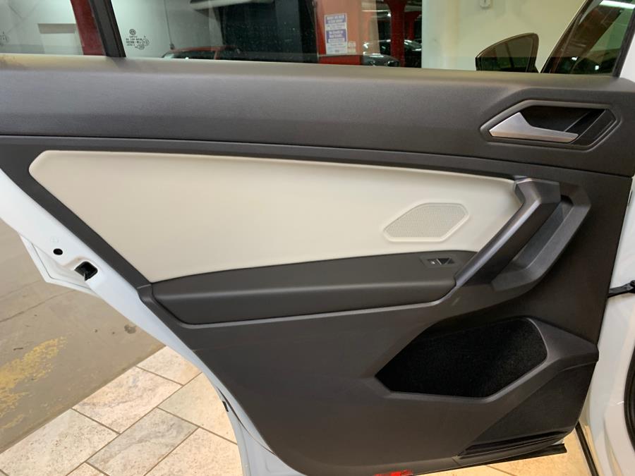 2021 Volkswagen Tiguan 2.0T SE R-Line Black 4MOTION photo