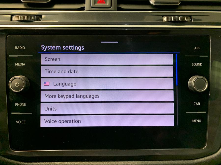 2021 Volkswagen Tiguan 2.0T SE R-Line Black 4MOTION photo
