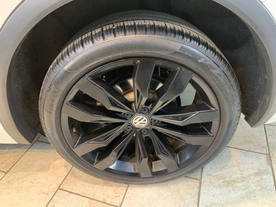 2021 Volkswagen Tiguan 2.0T SE R-Line Black 4MOTION photo