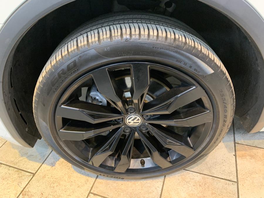 2021 Volkswagen Tiguan 2.0T SE R-Line Black 4MOTION photo