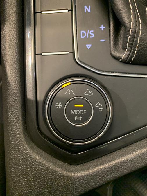 2021 Volkswagen Tiguan 2.0T SE R-Line Black 4MOTION photo