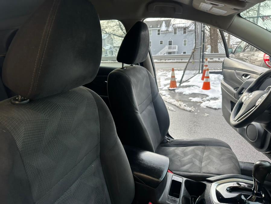 2014 Nissan Rogue S photo