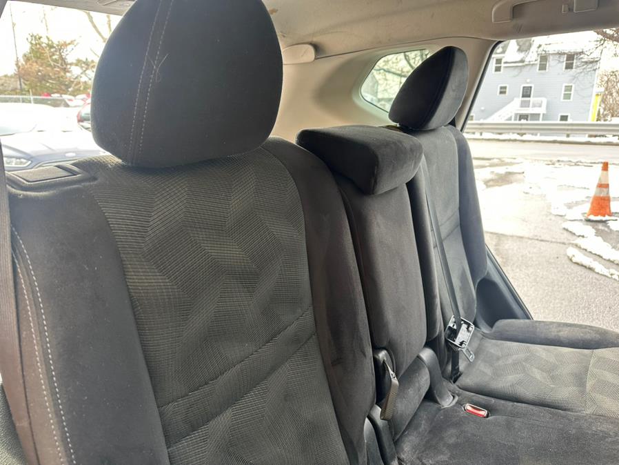 2014 Nissan Rogue S photo