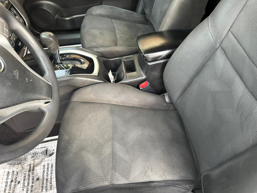 2014 Nissan Rogue S photo