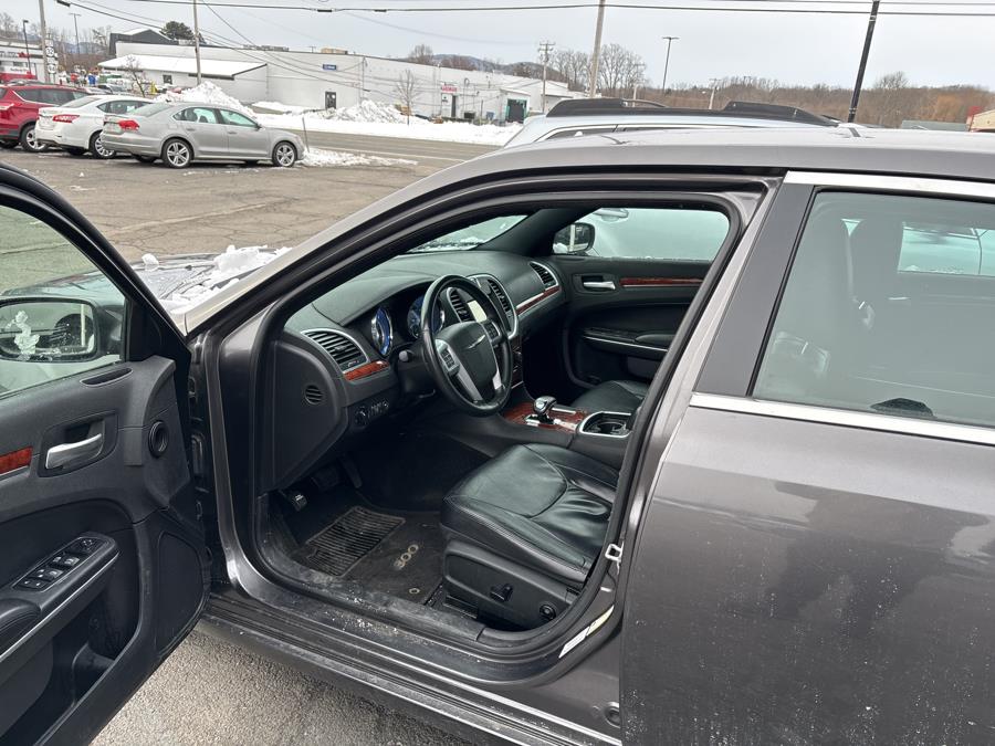 2014 Chrysler 300 photo