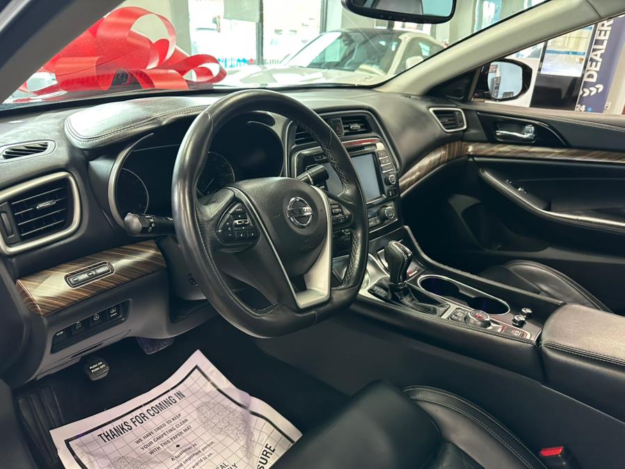 2017 Nissan Maxima PLATINUM photo
