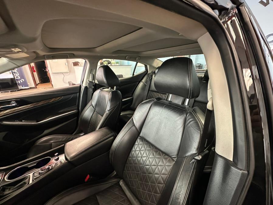 2017 Nissan Maxima PLATINUM photo