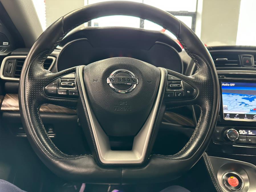 2017 Nissan Maxima PLATINUM photo