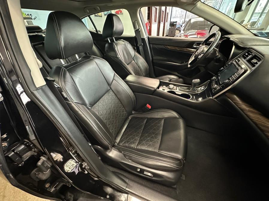 2017 Nissan Maxima PLATINUM photo