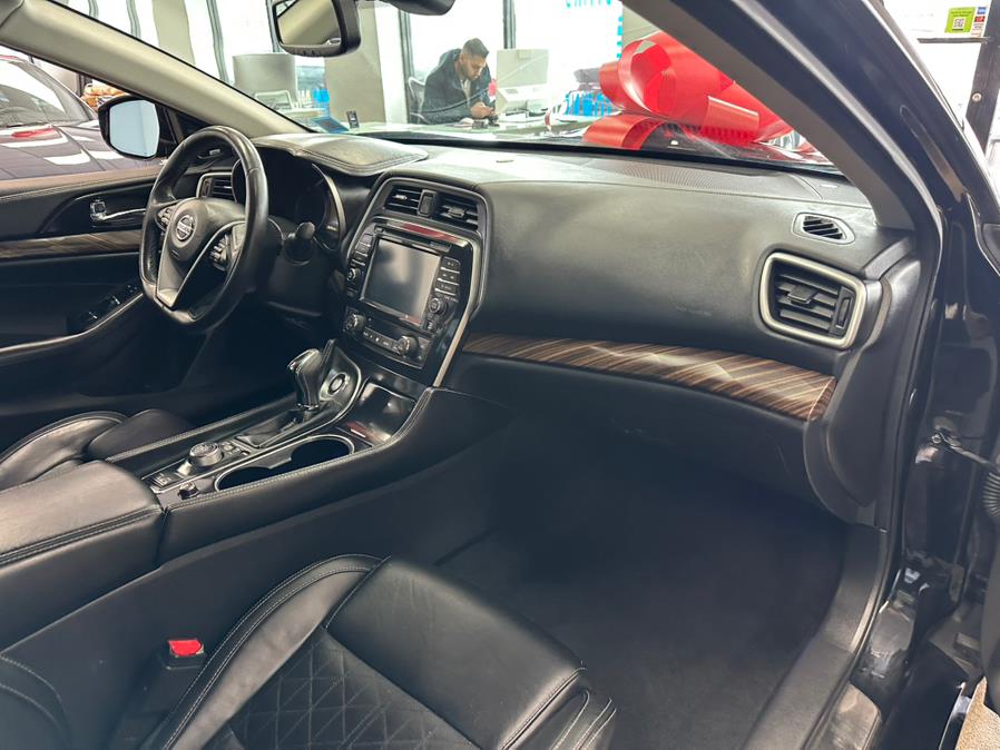 2017 Nissan Maxima PLATINUM photo