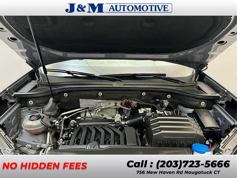 2022 Volkswagen Atlas Cross Sport 3.6L V6 SEL R-Line photo