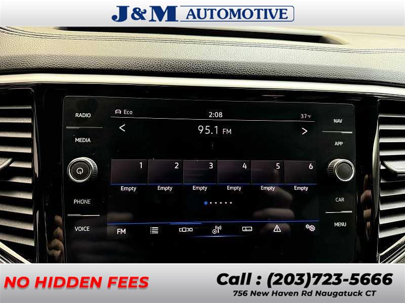 2022 Volkswagen Atlas Cross Sport 3.6L V6 SEL R-Line photo