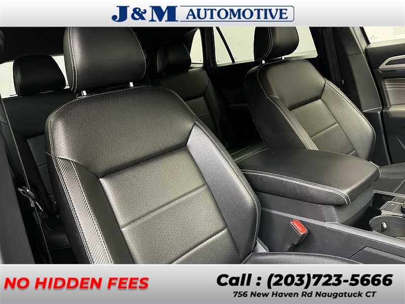 2022 Volkswagen Atlas Cross Sport 3.6L V6 SEL R-Line photo