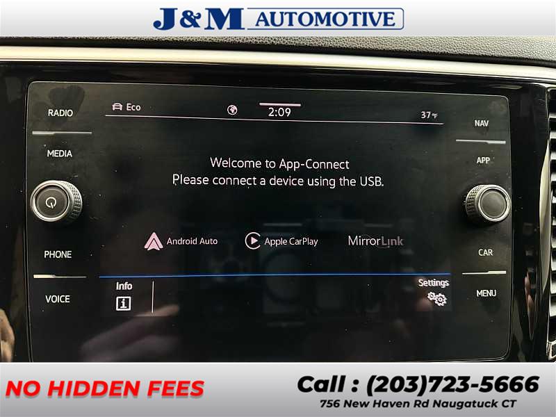 2022 Volkswagen Atlas Cross Sport 3.6L V6 SEL R-Line photo
