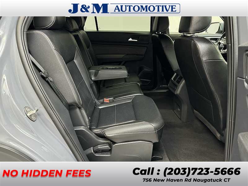 2022 Volkswagen Atlas Cross Sport 3.6L V6 SEL R-Line photo