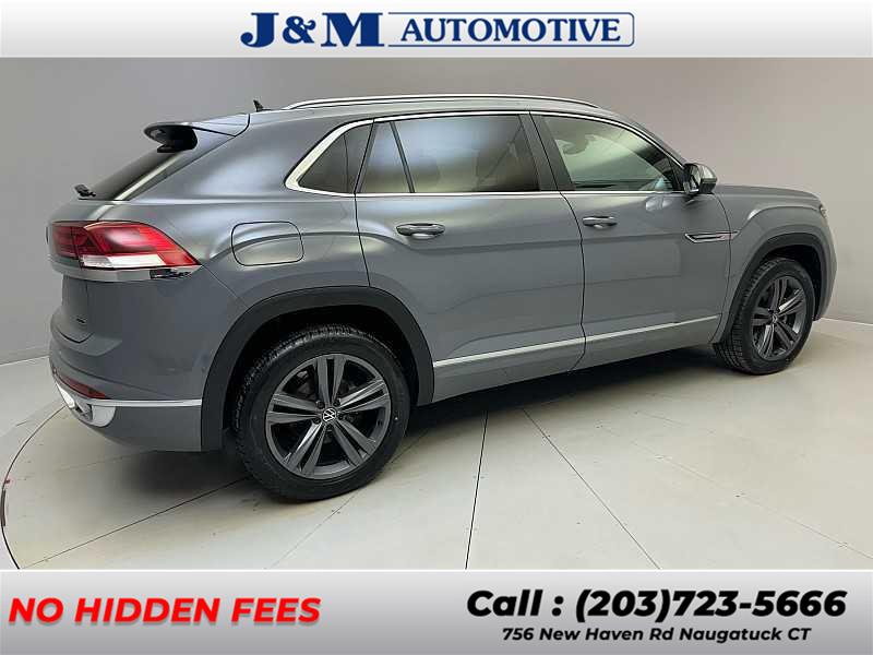 2022 Volkswagen Atlas Cross Sport 3.6L V6 SEL R-Line photo