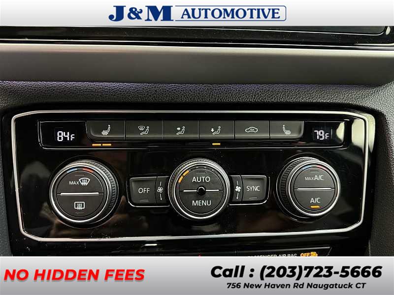 2022 Volkswagen Atlas Cross Sport 3.6L V6 SEL R-Line photo