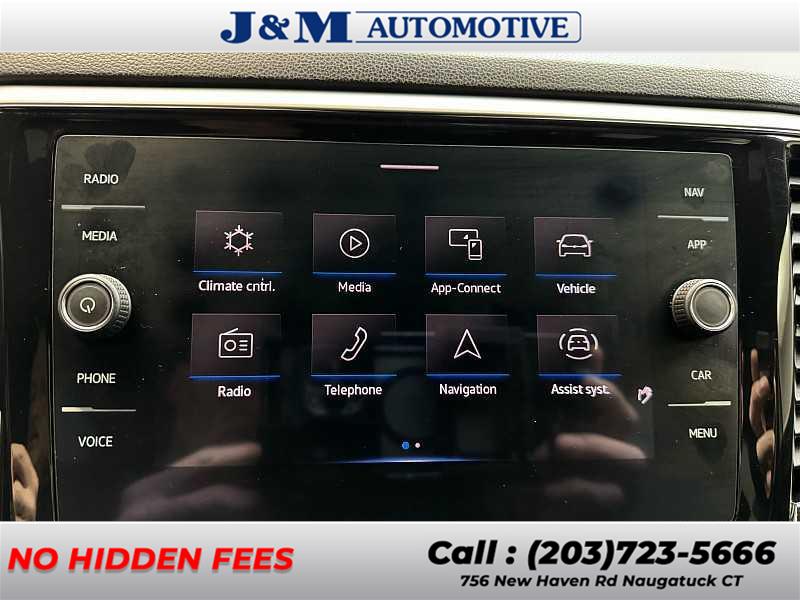 2022 Volkswagen Atlas Cross Sport 3.6L V6 SEL R-Line photo