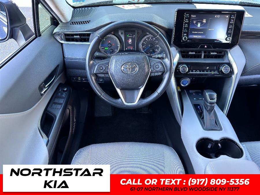 2021 Toyota Venza LE photo