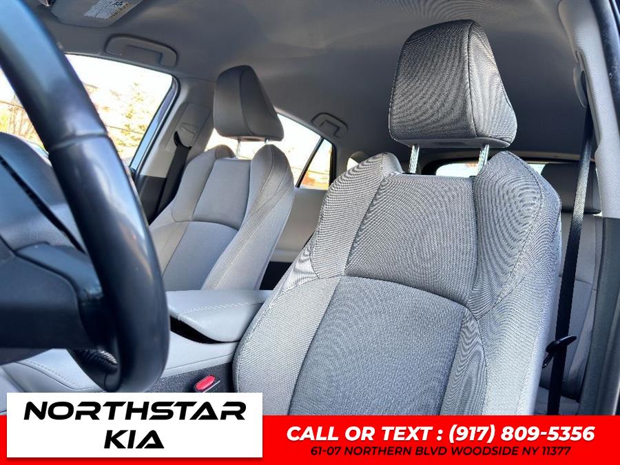 2021 Toyota Venza LE photo