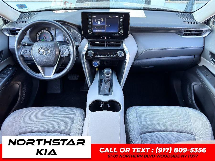 2021 Toyota Venza LE photo