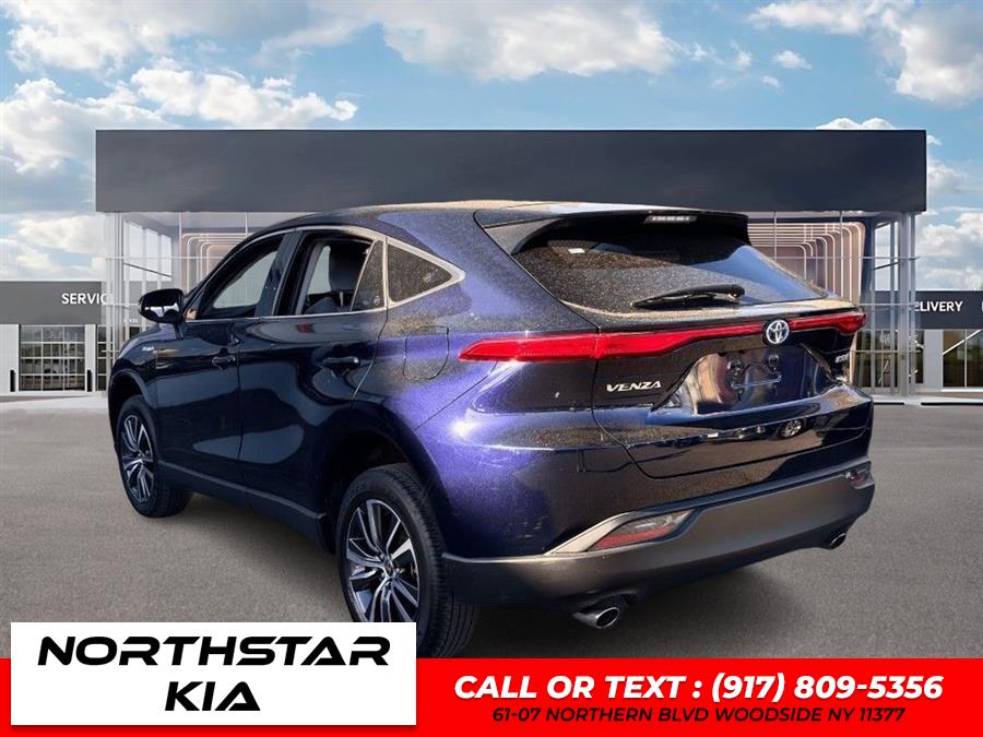 2021 Toyota Venza LE photo