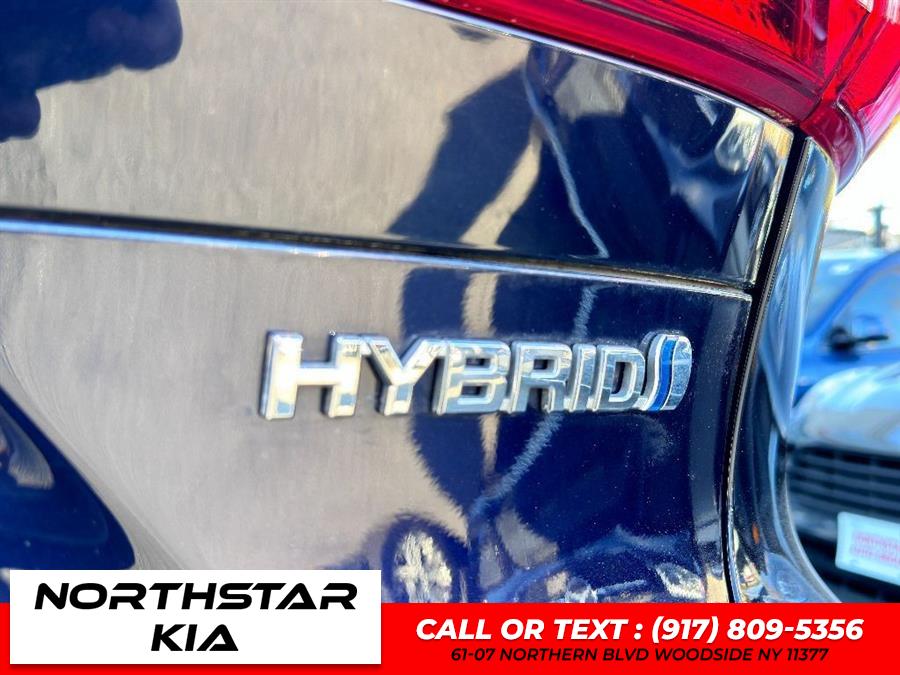 2021 Toyota Venza LE photo