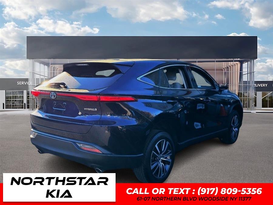2021 Toyota Venza LE photo