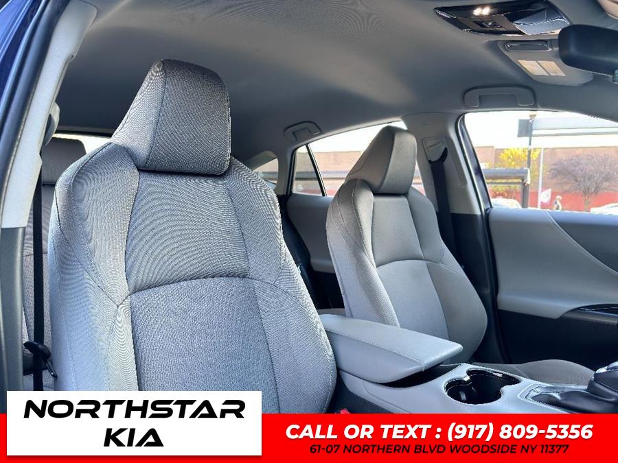2021 Toyota Venza LE photo
