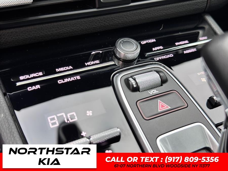 2022 Porsche Cayenne Base (Tiptronic) photo