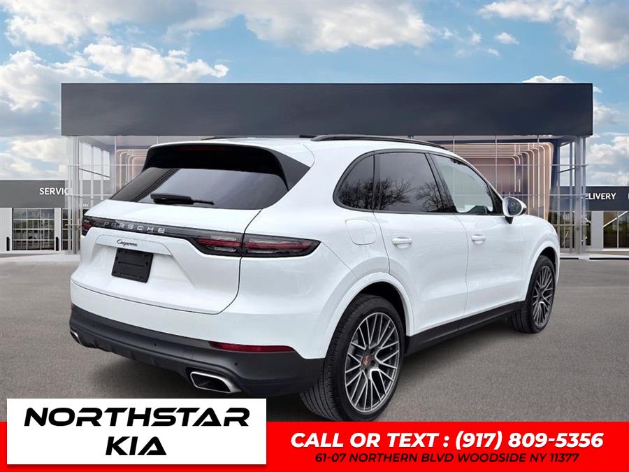 2022 Porsche Cayenne Base (Tiptronic) photo