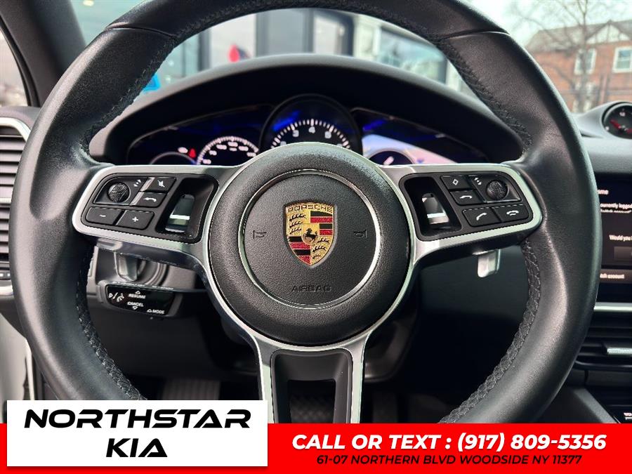 2022 Porsche Cayenne Base (Tiptronic) photo