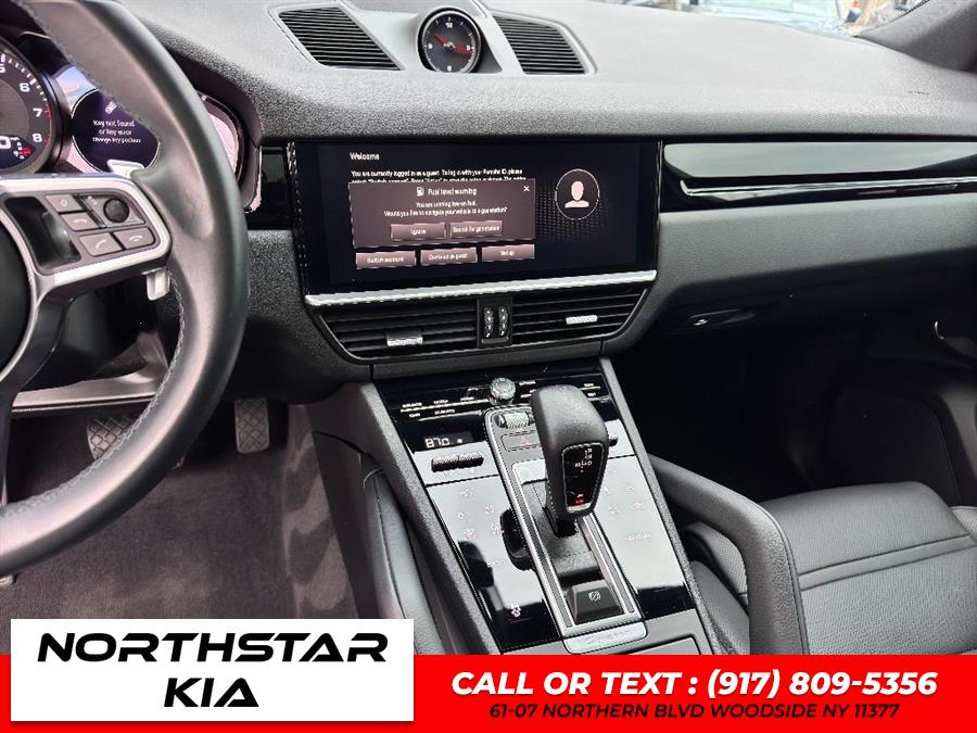 2022 Porsche Cayenne Base (Tiptronic) photo