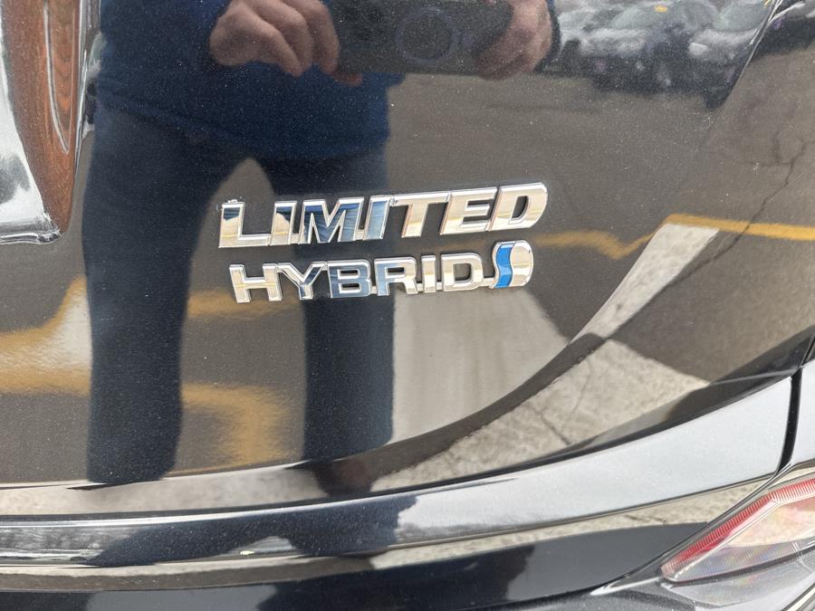 2017 Toyota RAV4 Hybrid Limited AWD photo