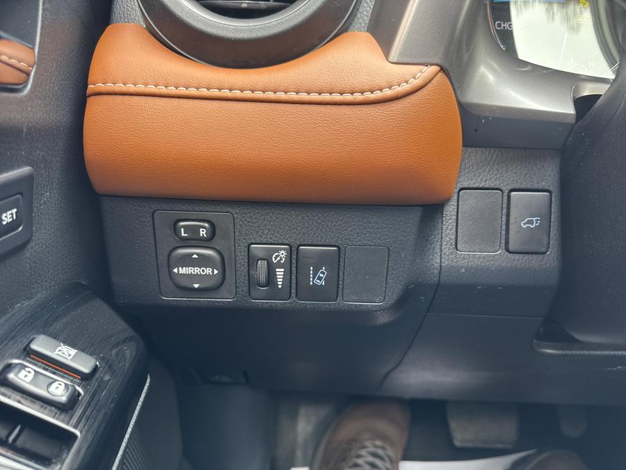 2017 Toyota RAV4 Hybrid Limited AWD photo