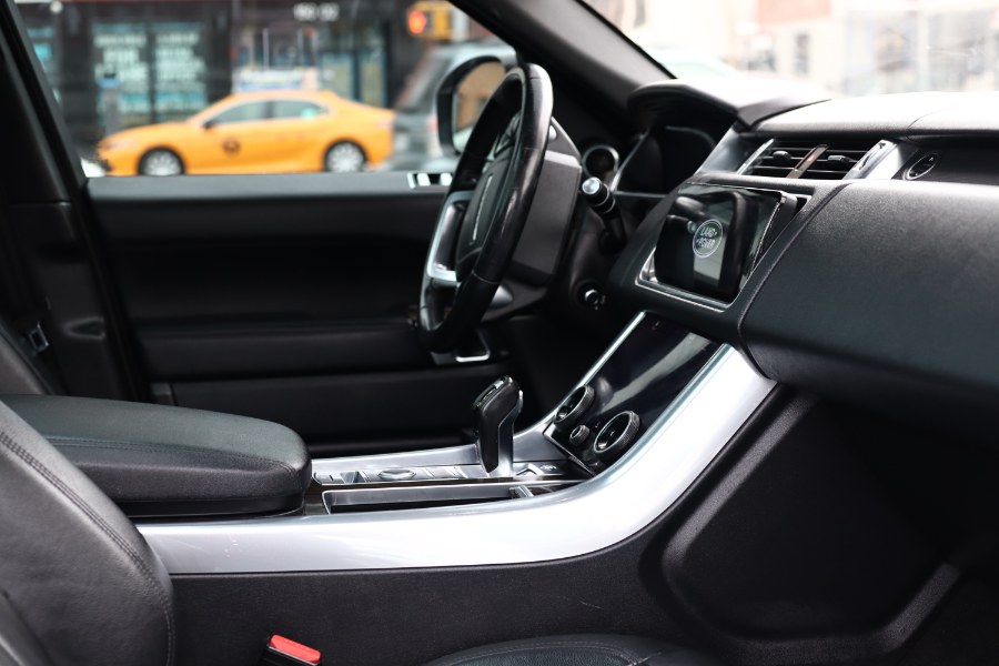 2018 Land Rover Range Rover Sport V6 Supercharged SE photo