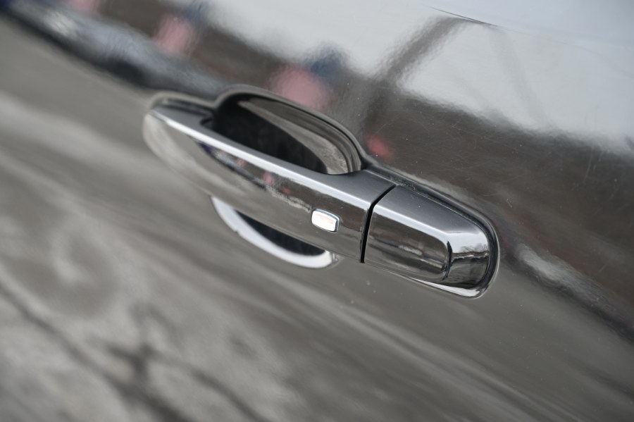 2023 Chevrolet Camaro 2dr Cpe 1LT photo