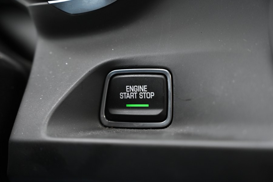 2022 Chevrolet Camaro 2dr Cpe 1LT photo
