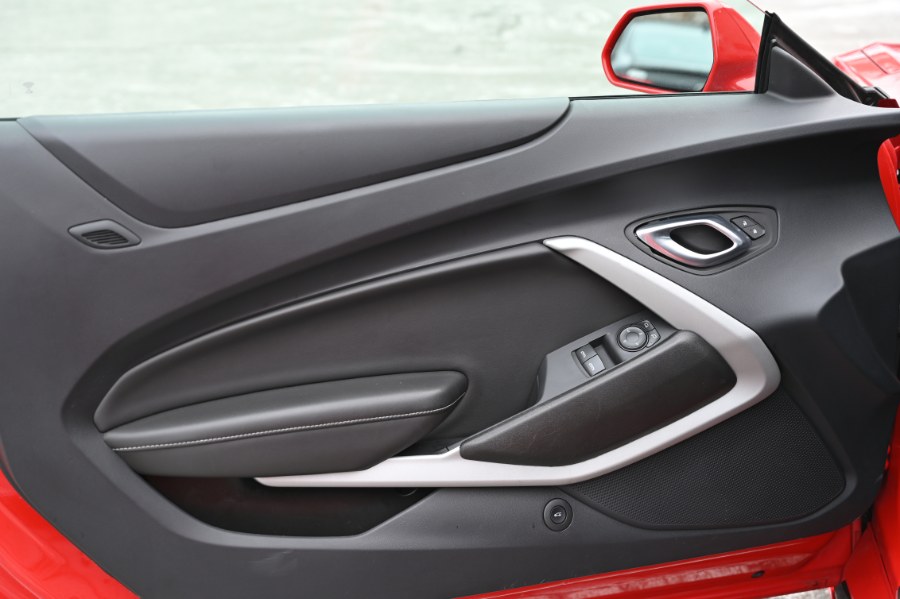 2022 Chevrolet Camaro 2dr Cpe 1LT photo