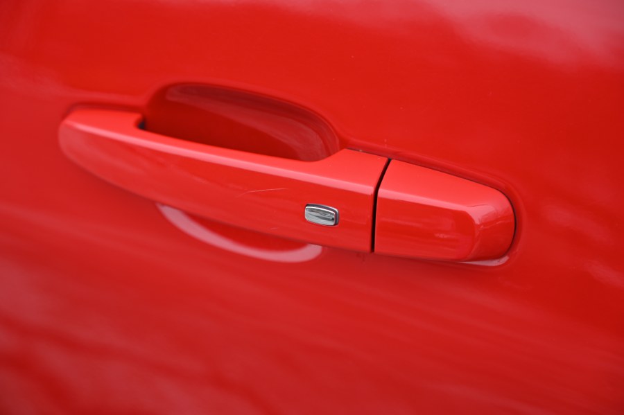 2022 Chevrolet Camaro 2dr Cpe 1LT photo