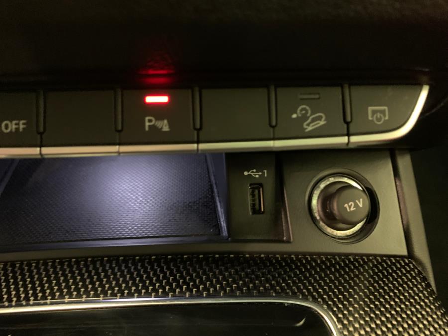 2022 Audi SQ5 Premium Plus 3.0 TFSI quattro photo