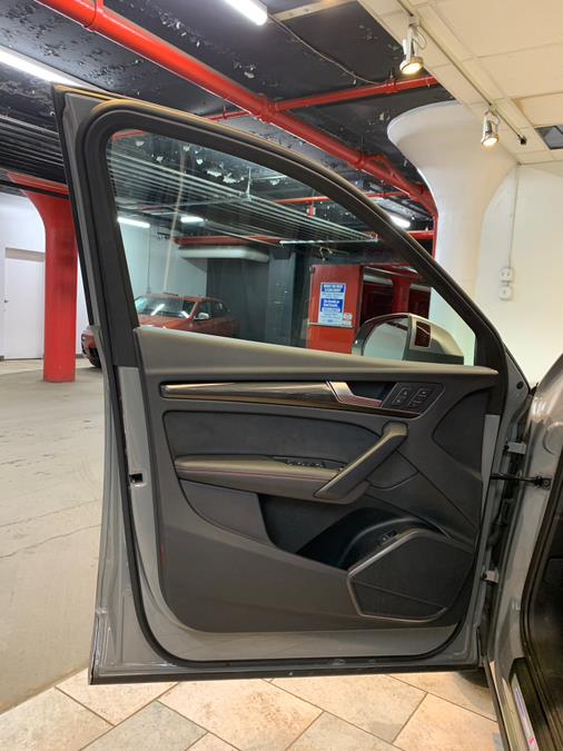 2022 Audi SQ5 Premium Plus 3.0 TFSI quattro photo