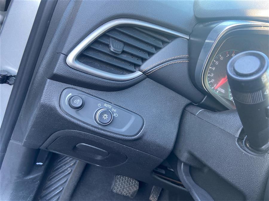 2019 Chevrolet Trax AWD 4dr LT photo