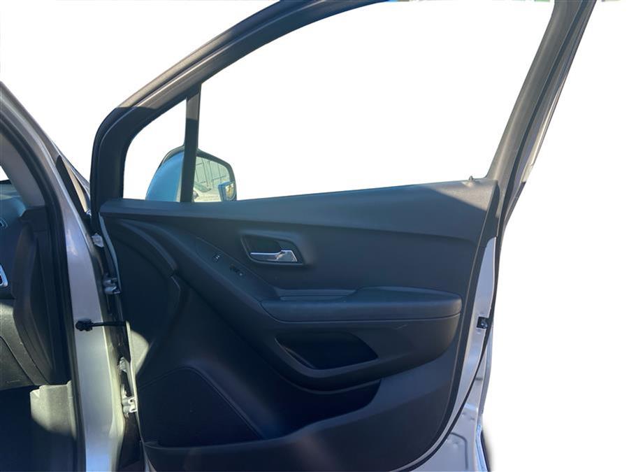 2019 Chevrolet Trax AWD 4dr LT photo
