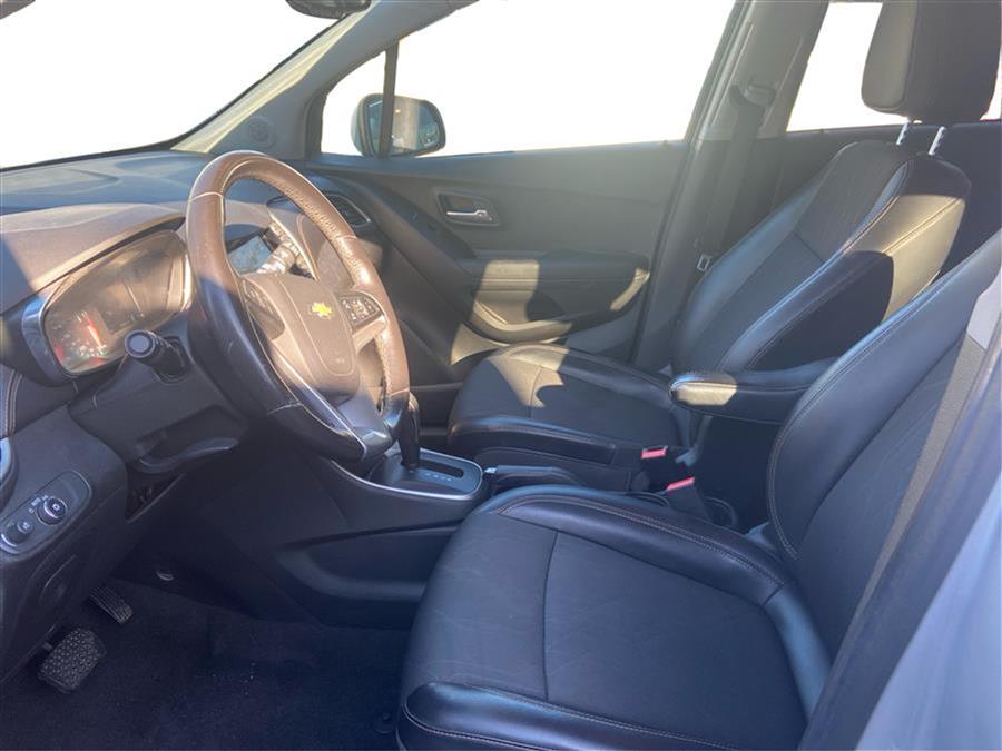 2019 Chevrolet Trax AWD 4dr LT photo