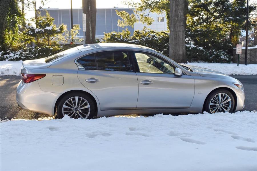 2020 Infiniti Q50 Luxury photo